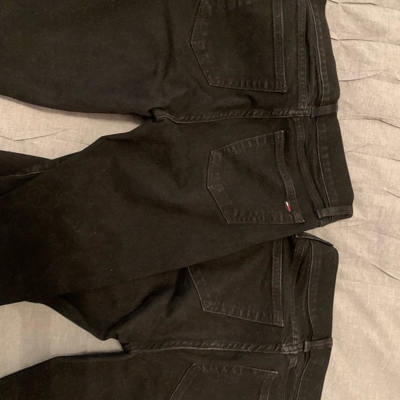 Tommy Hilfiger womens jeans. Size 4. Skinny. 2 pairs. - Picture 4 of 5